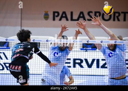 PalaBianchini, Latina, Italien, 16. Oktober 2022, Takahashi lief Attacke (Pallavolo Padova) während des Top Volley Cisterna gegen Pallavolo Padova - Volleyball Stockfoto