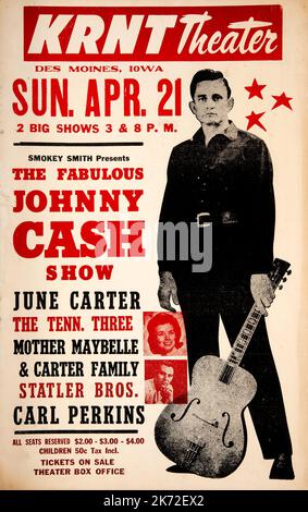 Johnny Cash, June Carter, Carl Perkins 1968 des Moines, IA Concert Poster. Eine Pappkarte mit der Werbung „The Fabulous Johnny Cash Show“ erscheint im KRNT Theater in des Moines. Stockfoto