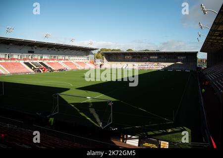 Leigh, Großbritannien. 16. Oktober 2022. Eine allgemeine Ansicht des Stadions vor dem Spiel der FA Women's Super League im Leigh Sports Village, Leigh. Bildnachweis sollte lauten: Jessica Hornby/Sportimage Kredit: Sportimage/Alamy Live News Stockfoto