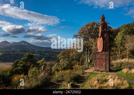 Das Wallace Monument auf dem Anwesen Bemersyde, das hoch über dem Fluss Tweed in Richtung Eildons steht. Stockfoto