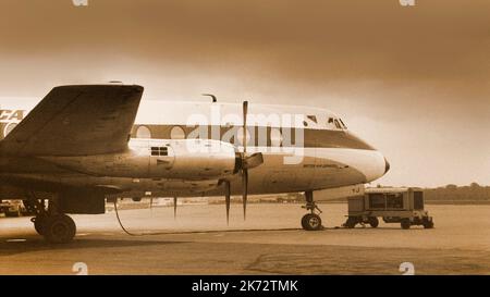 Vintage Liverpool 1970, Propellerflugzeuge am Flughafen Speke (jetzt Liverpool John Lennon Airport genannt) Stockfoto