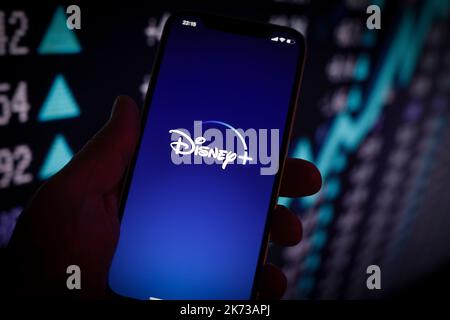 Das Disney Plus-Logo ist auf diesem Foto auf einem tragbaren Mobilgerät am 14. Oktober 2022 in Warschau, Polen, zu sehen. (Foto von Jaap Arriens / Sipa USA) Stockfoto