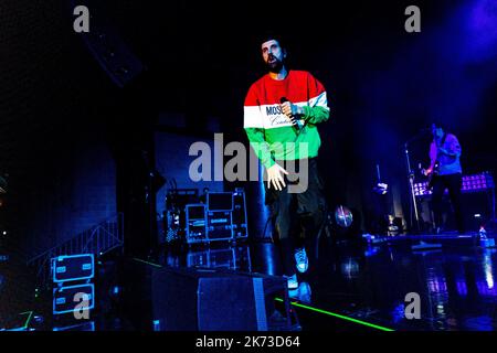 Mailand, Italien. 16. Oktober 2022. Sergio Pizzorno, Sänger der englischen Rockband Kasabian, live in einem Konzert in Alcatraz. Kredit: SOPA Images Limited/Alamy Live Nachrichten Stockfoto