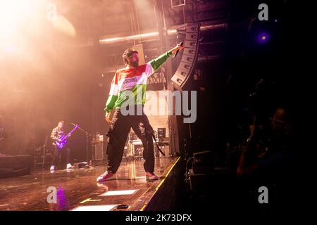 Mailand, Italien. 16. Oktober 2022. Sergio Pizzorno, Sänger der englischen Rockband Kasabian, live in einem Konzert in Alcatraz. (Foto von Mairo Cinquetti/SOPA Images/Sipa USA) Quelle: SIPA USA/Alamy Live News Stockfoto