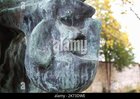 Denkmal für die Deportierten im KZ Buchenwald-Dora - Skulptur von Louis Bancel - Friedhof Père Lachaise, Abteilung 97 - Paris, Frankreich Stockfoto