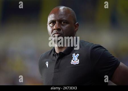 Datei-Foto vom 23-08-2022 von Crystal Palace-Chef Patrick Vieira, der die niedrige Liga-Position oder die Führungssituation von Wolves vor dem Spiel am Dienstag nicht in ein falsches Gefühl der Sicherheit einlullen lässt und darauf besteht: „Es gibt kein leichtes Spiel in dieser Liga.“ Ausgabedatum: Montag, 17. Oktober 2022. Stockfoto