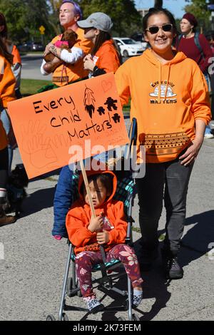 Montreal Kanada (30. September 2022): „Kanadas nationaler Tag für Wahrheit und Versöhnung“ beleuchtet die Notlage der indischen Residential School-Kinder Stockfoto