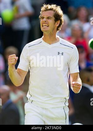 06/07/15. AELTC, Wimbledon Championships 2015, Wimbledon, London. Herren Einzel vierte Runde, Ivo Karlovic (Cro) (23) gegen Andy Murray (GBR) [3] Center Co Stockfoto