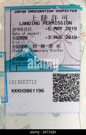 Japan Immigration Inspector Landing Permission Aufkleber im britischen Pass Stockfoto