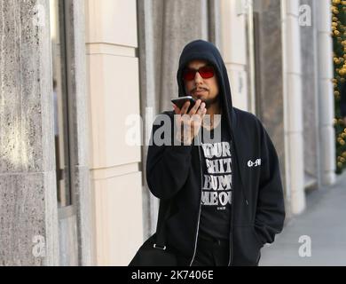 LOS ANGELES 23/11/2016 Dave Navarro kauft beim Rodeo Dr in Beverly Hills ein. Stockfoto