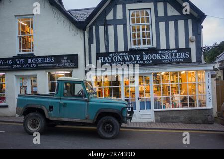 Wales, Hay-on-Wye, januar 2017 - Hay ist eine kleine Marktstadt und Gemeinde im traditionellen Bezirk Brecknockshire in Wales. Oft als „die Stadt der Bücher“ bezeichnet, ist es die National Book Town of Wales. Das jährliche Hay Festival ist ein großes literarisches Festival. Stockfoto