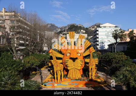 Menton, Frankreich, feb 15. 2017 Lemon Festival / La Fête du Citron, ein weltweit einzigartiges Ereignis, zieht jedes Jahr mehr als 160.000 Besucher an – eine Zahl, die ständig steigt. 83. Lemon Festival - von samstag, 13.. februar um 2 Uhr bis mittwoch, 2.. märz 2016 inklusive Stockfoto