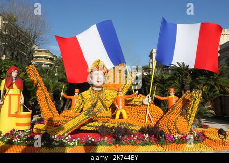 Menton, Frankreich, feb 15. 2017 Lemon Festival / La Fête du Citron, ein weltweit einzigartiges Ereignis, zieht jedes Jahr mehr als 160.000 Besucher an – eine Zahl, die ständig steigt. 83. Lemon Festival - von samstag, 13.. februar um 2 Uhr bis mittwoch, 2.. märz 2016 inklusive Stockfoto