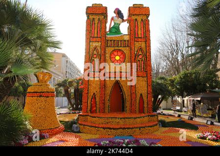 Menton, Frankreich, feb 15. 2017 Lemon Festival / La Fête du Citron, ein weltweit einzigartiges Ereignis, zieht jedes Jahr mehr als 160.000 Besucher an – eine Zahl, die ständig steigt. 83. Lemon Festival - von samstag, 13.. februar um 2 Uhr bis mittwoch, 2.. märz 2016 inklusive Stockfoto