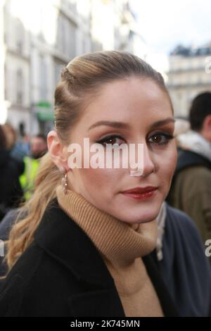 Olivia Palermo auf der Valentino Pret A Porter Modenschau am 5. März 2017 in Paris, Frankreich. Stockfoto