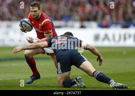 Sam Warburton von Wales läuft mit dem Ball während des RBS 6 Nations 2017 Rugby Union-Spiels zwischen Frankreich und Wales am 18. März 2017 im Stade de France in Saint Denis, Frankreich - Foto Benjamin Cremel/IP3 Stockfoto