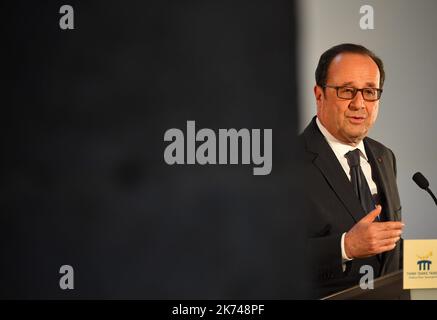 Der französische Präsident Francois Hollande hält seine Rede während der Sitzung der Initiative „Think Tanks Tandem“ 3. Stockfoto