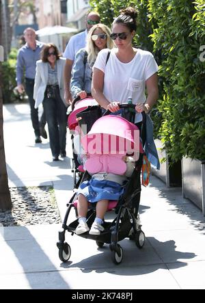 Petra und Tamara Ecclestone in Beverly Hills gesehen Stockfoto