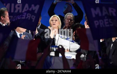 Erste Runde der französischen Präsidentschaftswahlen am 23. 2017. April - die rechtsextreme Kandidatin Marine Le Pen während ihrer Rede in Henin Beaumont (Nordfrankreich) Stockfoto