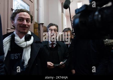 Der Vorsitzende und Kandidat der französischen Partei „Parti de Gauche“ (PG), Jean-Luc Melenchon, war während der französischen Präsidentschaftswahlen in einem Wahllokal. Stockfoto