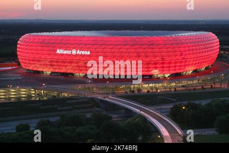 Luftaufnahme der Allianz Arena in München, Deutschland, Stockfoto