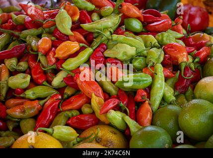 Paprika zum Verkauf auf dem Marktstand in Pointe à Pitre, Guadeloupe, Französisch-Westindien Stockfoto