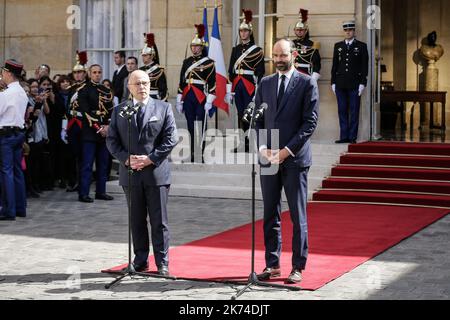 Zeremonie der Machtübergabe im Hotel Matignon in Paris, Frankreich, am 15. Mai 2017. Stockfoto