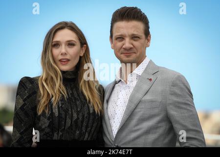 Elizabeth OLSEN und Jeremy RENNER bei der Fotokalle Wind River im Rahmen der Filmfestspiele von Cannes 70. Stockfoto
