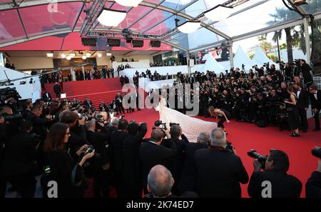 Kendall Jenner ist auf dem Roten Teppich während der Ausgabe 70. des 'Festival International du Film de Cannes' am 20/05/2017 in Cannes, Frankreich, zu sehen. Das Filmfestival findet vom 17. Bis 28. Mai statt Stockfoto