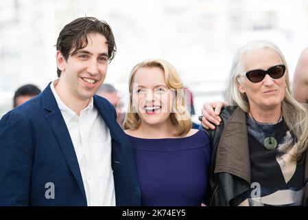 regisseur Ariel Kleiman, Schauspielerin Elisabeth Moss und Regisseurin Jane Campion nehmen an der Fotoschau „Top of the Lake: China Girl“ während der alljährlichen Filmfestspiele von Cannes 70. im Palais des Festivals Teil Stockfoto