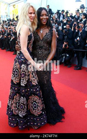 ; (Von L) die südkoreanische Regisseurin und das britische Model Naomi Campbell (R) und die australische Schauspielerin Nicole Kidman kommen am 23. Mai 2017 zur „70.-jährigen Feier“ der Filmfestspiele von Cannes in Cannes, Südfrankreich, an. 70. jährliche Filmfestspiele von Cannes in Cannes, Frankreich, Mai 2017. Das Filmfestival findet vom 17. Bis 28. Mai statt. Stockfoto