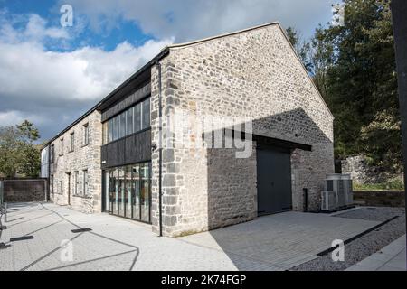 Zweckmäßig erbautes Dales Enterprise Center im Langcliffe Steinbruch Hoffmann Ofenstandort. Bietet Einrichtungen für neue, frühe oder wachsende Unternehmen. Stockfoto