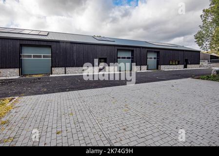 Zweckmäßig erbautes Dales Enterprise Center im Langcliffe Steinbruch Hoffmann Ofenstandort. Bietet Einrichtungen für neue, frühe oder wachsende Unternehmen. Stockfoto