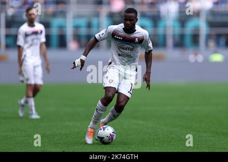 Lassana Coulibaly von uns Salernitana in Aktion während des Fußballspiels Serie A zwischen dem FC Internazionale und uns Salernitana im Stadio Giuseppe Meazza am 16. Oktober 2022 in Mailand Italien . Stockfoto