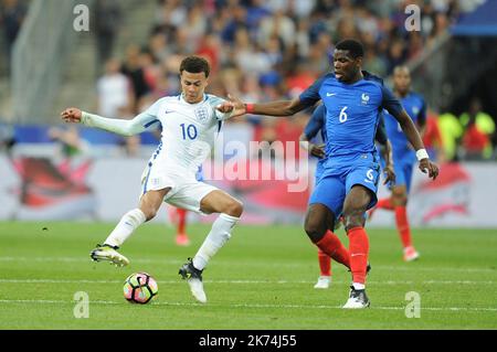 PAUL POGBA (Fra) - DELE ALLI (eng) während der Internationalen Freundschaftschaft zwischen Frankreich und England im Stade de France, Paris Stockfoto