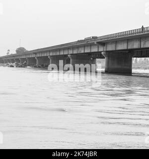 Ganga wie in Garh Mukteshwar, Uttar Pradesh, Indien gesehen, wird Ganga als der heiligste Fluss für Hindu angesehen, Blick auf Garh Ganga Brij Ghat, der fam ist Stockfoto