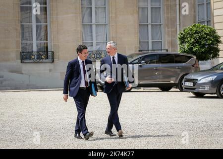 ©THOMAS PADILLA/MAXPPP - 22/06/2017 ; PARIS FRANKREICH; SORTIE DU CONSEIL DES MINISTERS AU PALAIS DE L' ELYSEE. Der französische Wirtschaftsminister Bruno Le Maire (R) und der französische Wirtschaftsminister Benjamin Griveaux verlassen nach der ersten Kabinettssitzung der neuen französischen Regierung am 22. Juni 2017 den Elysée-Palast in Paris. Stockfoto