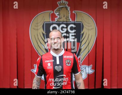 Wesley Sneijder hat für die französische Fußballmannschaft des OGC Nizza unterschrieben Stockfoto