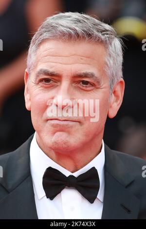 George Clooney kommt zur Premiere von Suburbicon Red Carpet im Sala Grande während des Filmfestivals von Venedig 74. Stockfoto