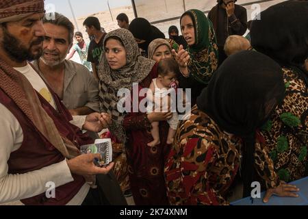 Juillet 2017 - Syrie - Rojava - Syrie du Nord - Camp de deplaces d'Ain Issa / Clinique MSF / Ambiance dans l'Entree chez les patients Stockfoto