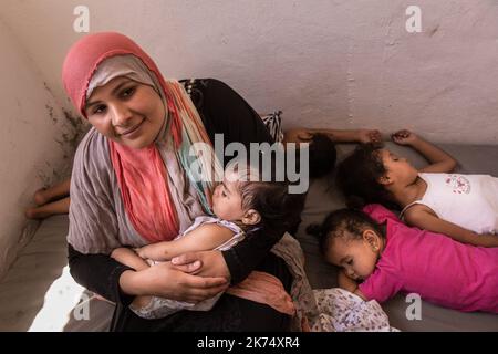 Syrie / Rojava / Raqqa - Syrie - Rojava - Nord Syrien - 30 juin 2017. Camp de refugies d'Ain Issa, qui accueille nombres d'habitants de Raqqa ayant fuit. Chris Huby / Le Pictorium - Syrien: Flüchtlingslager der Ain Issa - 30/06/2017 - Syrien / Rojava / Raqqa - Stockfoto