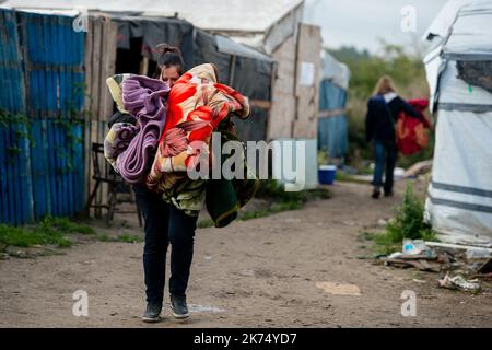 Abbau des Norrent Fontes Migrantenlagers. Stockfoto