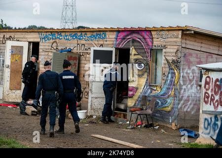 Abbau des Norrent Fontes Migrantenlagers. Stockfoto