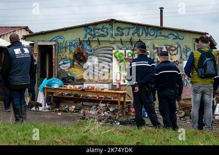 Abbau des Norrent Fontes Migrantenlagers. Stockfoto