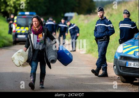 Abbau des Norrent Fontes Migrantenlagers. Stockfoto