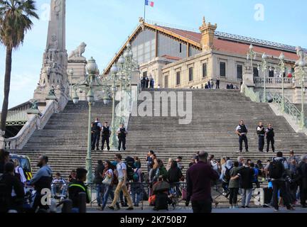 Der 1.. Oktober 2017 Marseille: Tödlicher Messerangriff am Bahnhof bei einem Messerangriff am Bahnhof Saint Charles in Marseille sind zwei Menschen getötet worden. Stockfoto