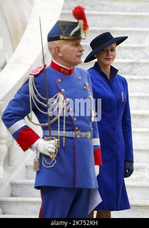 Départ du palais princier la princesse Charlène et le Colonel Fringant Monaco, 19. 2017. november Zeremonien des Nationaltages mit der Fürstenfamilie Stockfoto