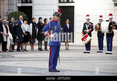 Départ du palais princier le Colonel Fringant Monaco, 19. 2017. november Zeremonien des Nationaltages mit der fürstlichen Familie Stockfoto