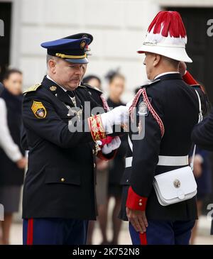 Départ du palais princier le Prince Albert II Monaco, nov 19. 2017 Zeremonien des Nationaltages mit fürstlicher Familie Stockfoto