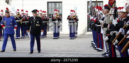 Départ du palais princier le Prince Albert II Monaco, nov 19. 2017 Zeremonien des Nationaltages mit fürstlicher Familie Stockfoto